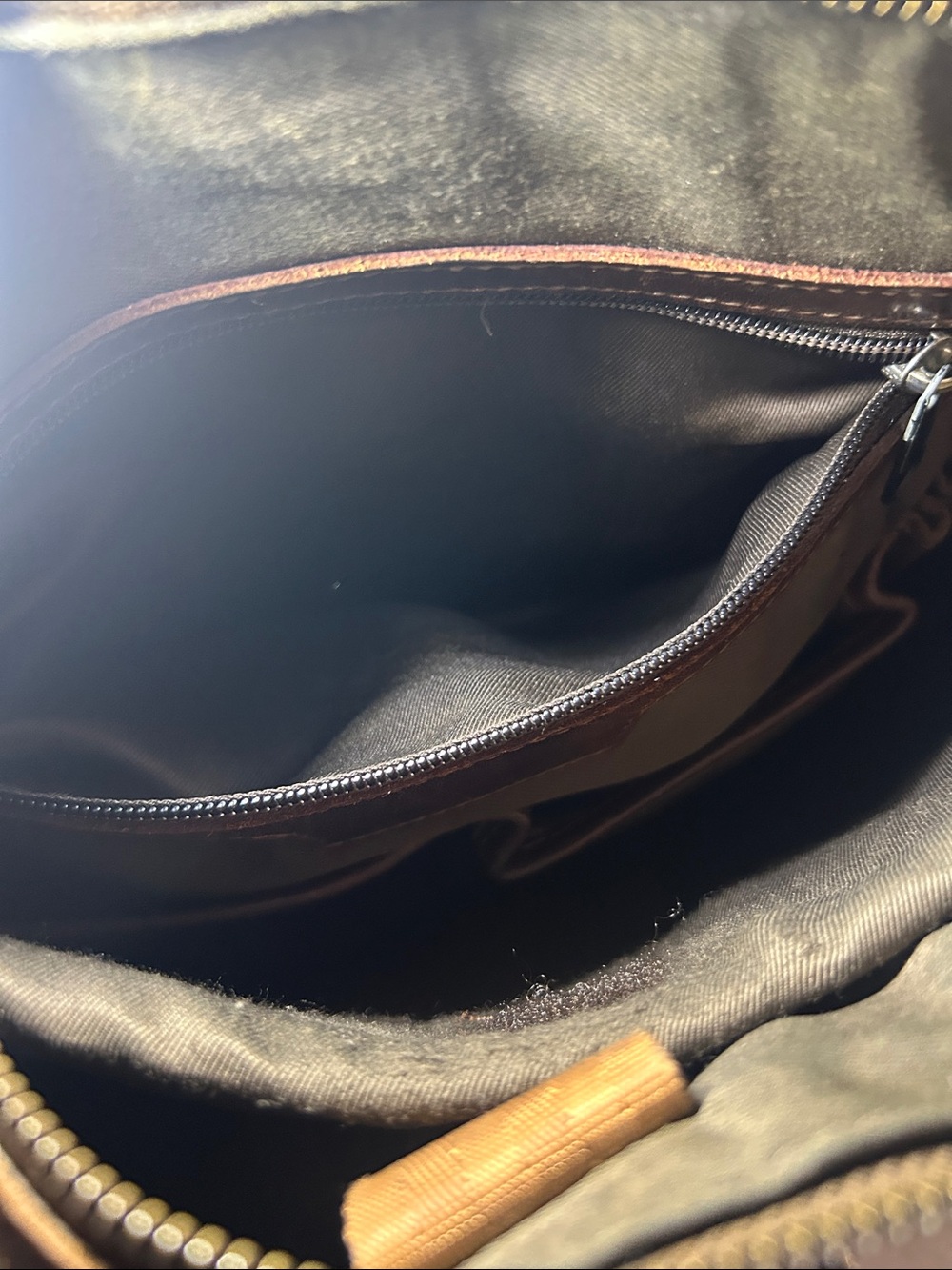 Men's Brown Leather Messenger Bag - Picture 9 of 13